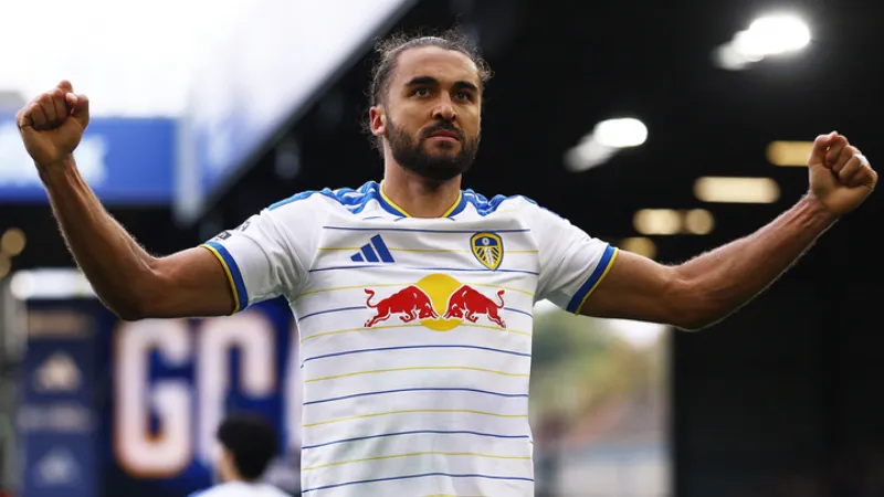 Dominic Calvert-Lewin ghi bàn giúp Leeds hòa Man United 1-1 tại vòng 7